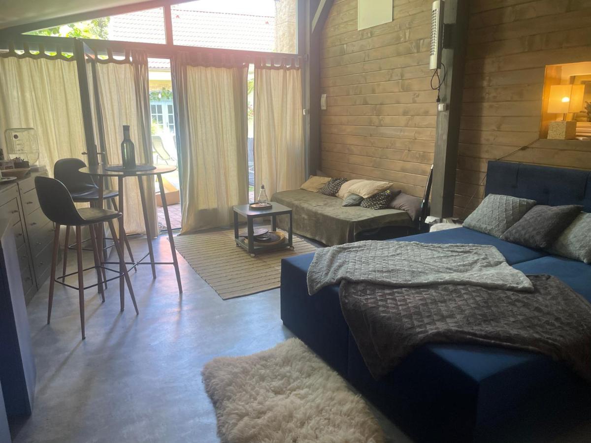 MonPe apartmánik s atmosférou Komárno Exterior foto